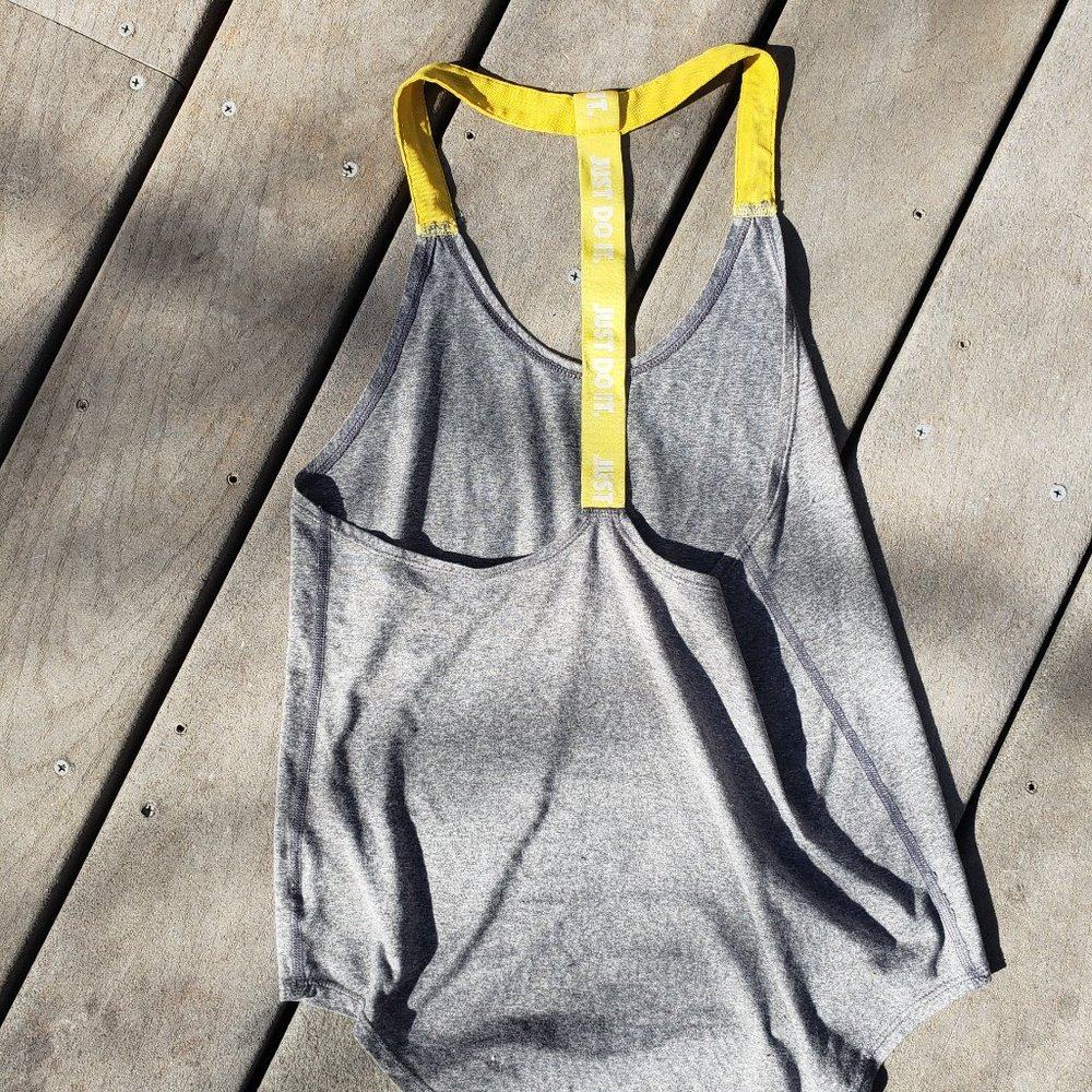 Nike workout top 'Just do it'